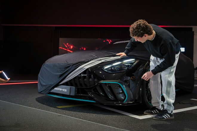 Mercedes AMG GT 63 PRO 4MATIC+ di Kimi Antonelli