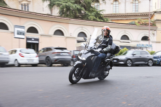 Honda Sh, ecco il model year 2026 dello scooter best seller