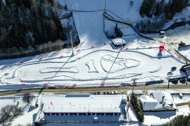 Audi Snow Track, la casa dei Quattro Anelli porta guida su ghiaccio e ricarica elettrica in Alta Badia