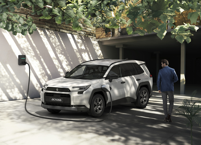 Suzuki Across Phev, come cambia il Suv ibrido alla spina giapponese
