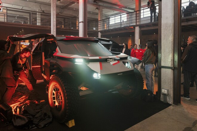 Dacia, partito il Sandrider Experience Tour: la Dakar è in concessionaria