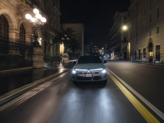 Lancia Ypsilon debutta con il nuovo motore Turbo 100 e cambio manuale