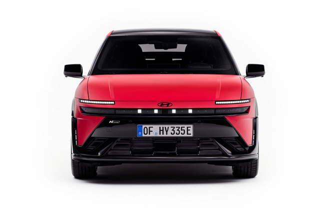 Hyundai Ioniq 3, la compatta che si fa notare