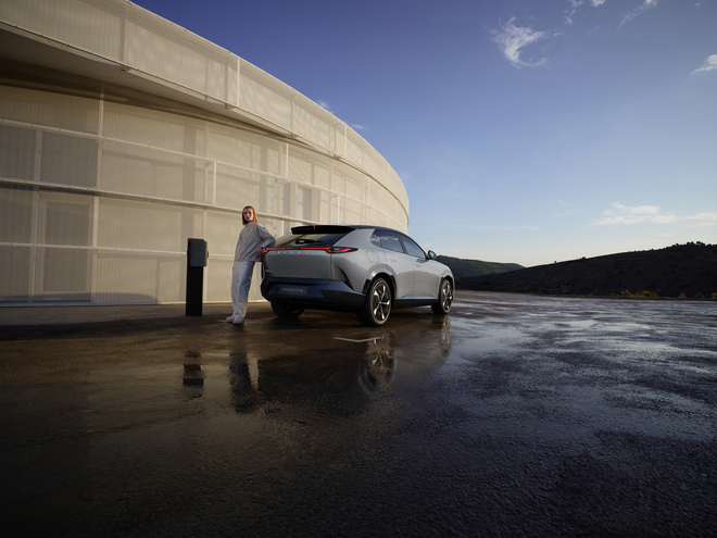 mazda CX-6e