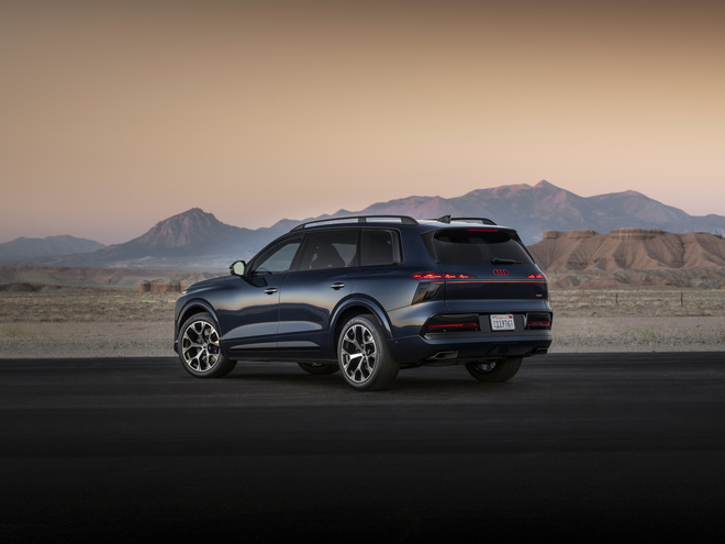 Audi Q9, la nuova ammiraglia è un Suv a sette posti