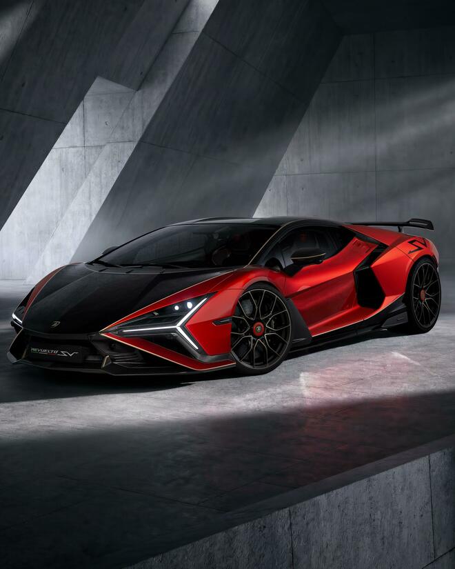 Lamborghini Revuelto SV