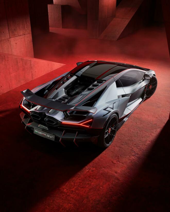 Lamborghini Revuelto SV