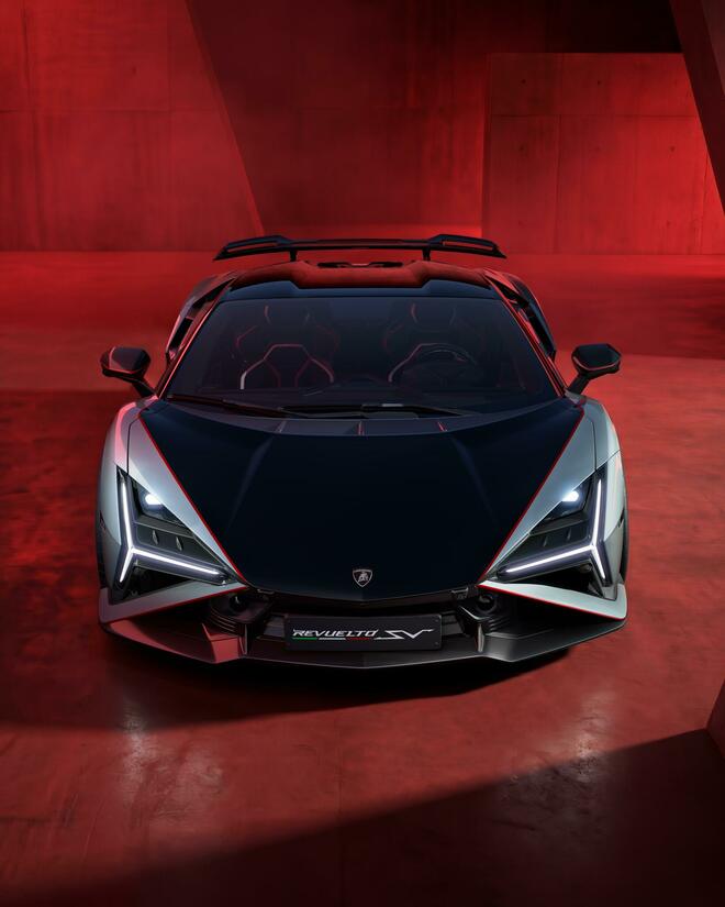 Lamborghini Revuelto SV