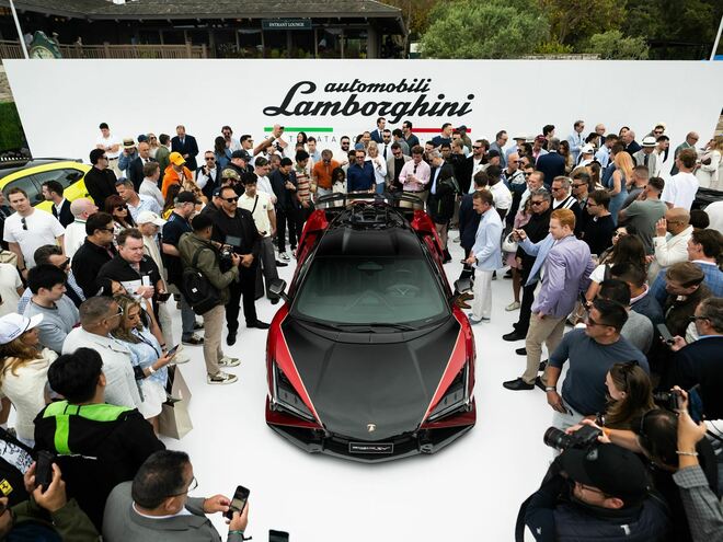 Lamborghini Revuelto SV