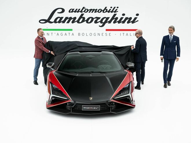 Lamborghini Revuelto SV