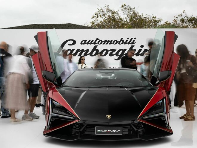 Lamborghini Revuelto SV
