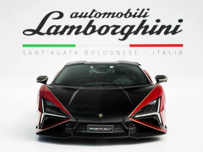 Lamborghini Revuelto SV