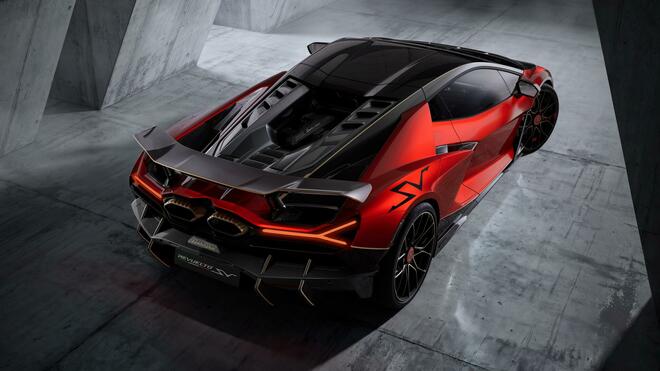La dinastia Super Veloce continua: dalla Miura SV alla Revuelto SV