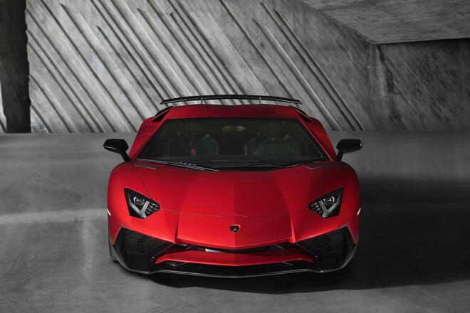La dinastia Super Veloce continua: dalla Miura SV alla Revuelto SV