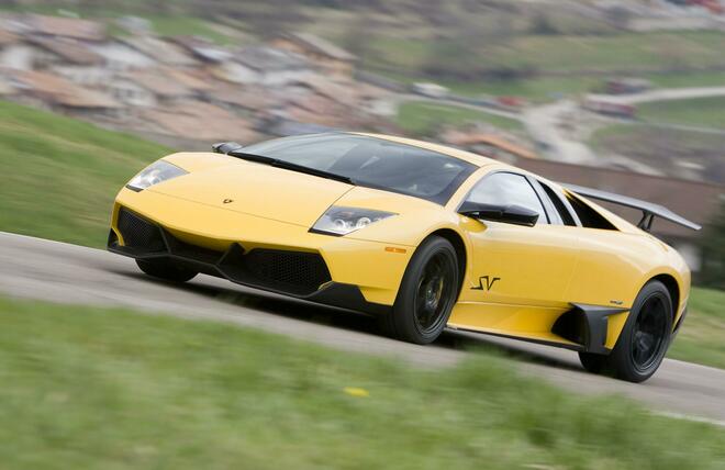 La dinastia Super Veloce continua: dalla Miura SV alla Revuelto SV
