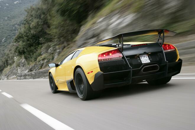 La dinastia Super Veloce continua: dalla Miura SV alla Revuelto SV