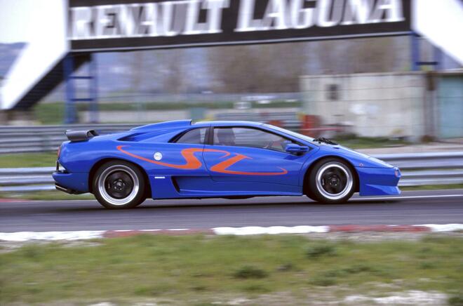 La dinastia Super Veloce continua: dalla Miura SV alla Revuelto SV