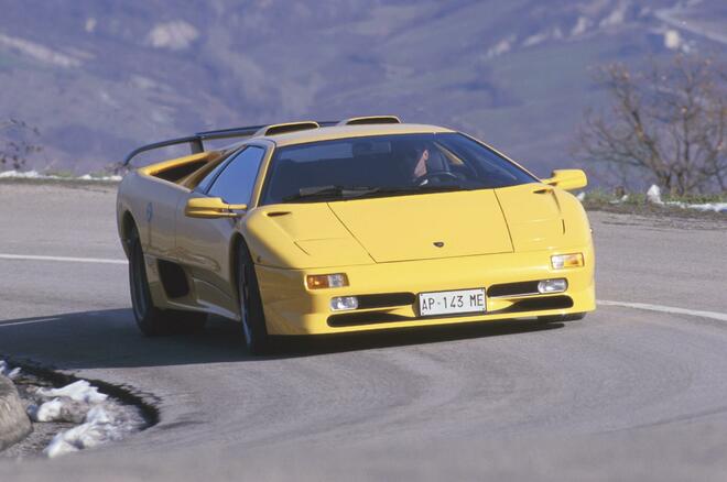 La dinastia Super Veloce continua: dalla Miura SV alla Revuelto SV