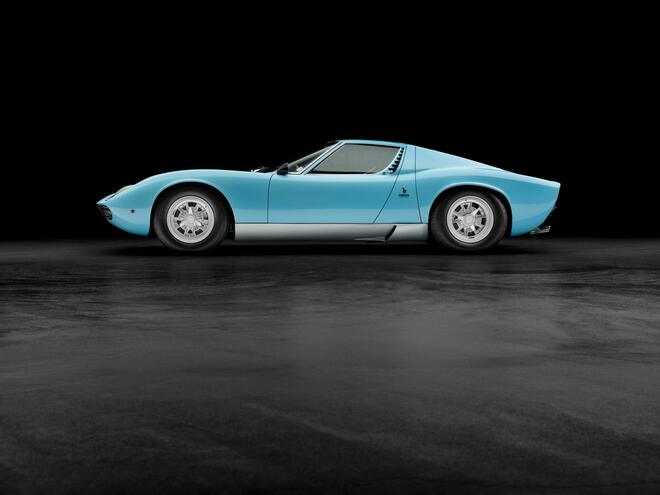 La dinastia Super Veloce continua: dalla Miura SV alla Revuelto SV