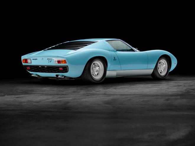 La dinastia Super Veloce continua: dalla Miura SV alla Revuelto SV