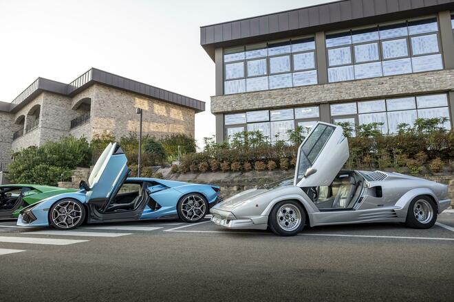 Lamborghini, la fabbrica dove nascono i leggendari “Tori”