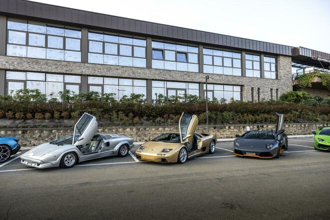 Lamborghini, la fabbrica dove nascono i leggendari “Tori”