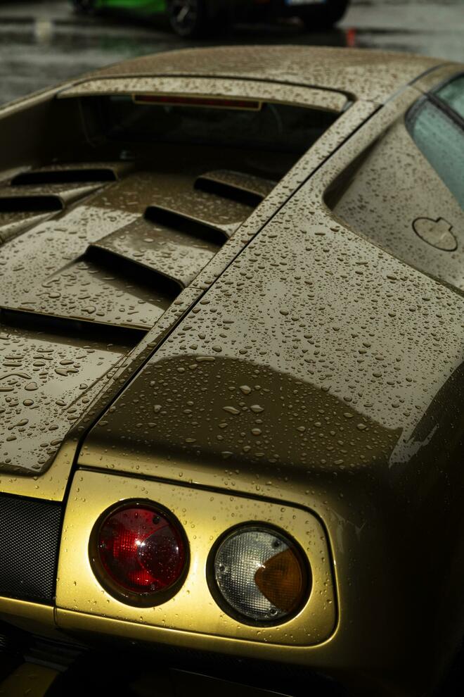 Lamborghini, la fabbrica dove nascono i leggendari “Tori”