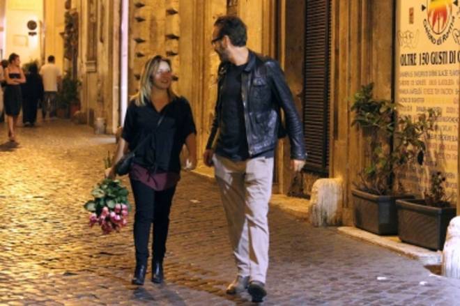 Marco Giallini Cena Romantica Con La Fidanzata Stella Pesce E Baci