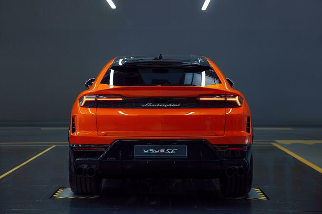 Lamborghini Urus SE, l'ibrida plug-in da 800 cv