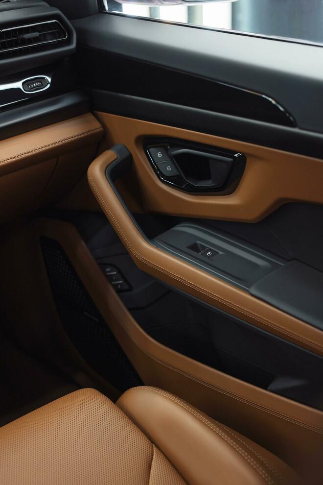 Lamborghini Urus SE, l'ibrida plug-in da 800 cv