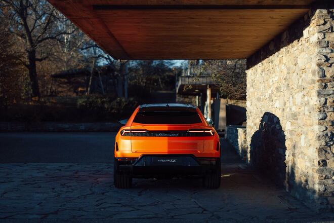 Lamborghini Urus SE, l'ibrida plug-in da 800 cv