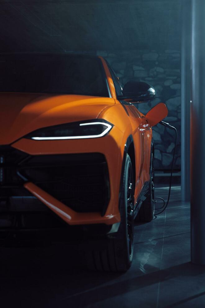 Lamborghini Urus SE, l'ibrida plug-in da 800 cv