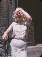 Marilyn Monroe, le foto inedite dell'attrice incinta: ecco chi era il padre