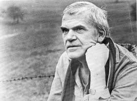 Milan Kundera, morto l'autore de L'insostenibile leggerezza dell'essere.  Aveva 94 anni, si chiuse nel silenzio e diventò leggenda