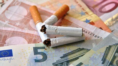 Sigarette, aumenti dei prezzi: 20 centesimi in più a pacchetto. Ecco quanto  costeranno: la tabella