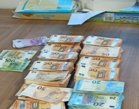 Malpensa: cercano di portare 50 mila euro a Dubai con nascondigli