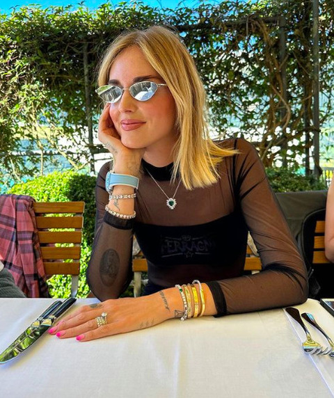 Chiara Ferragni, la figlia Vittoria è sempre più identica a lei: stesso  outfit e bellezza mozzafiato, eccole - Link coordinamento universitario