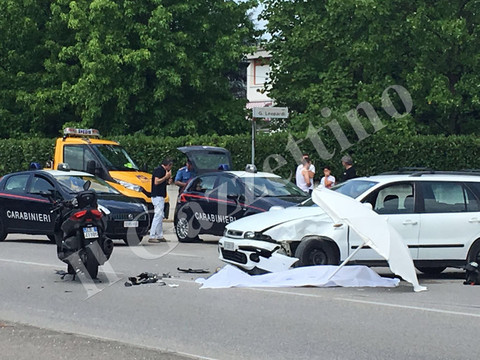 L auto non vede lo scooter muore 26enne di Piombino Dese