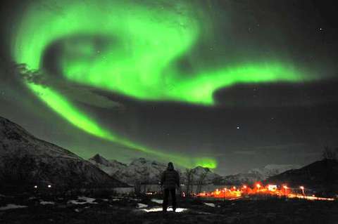 Aurora boreale è apparsa (anche) in Francia: ecco il perché del raro evento