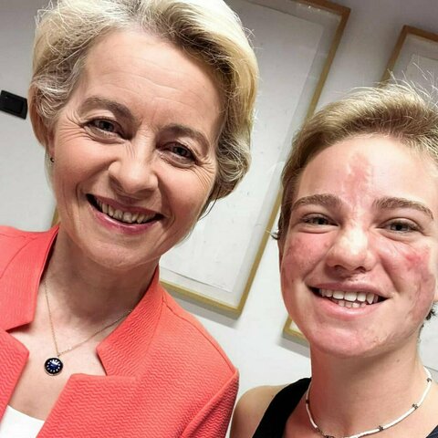 Bebe Vio con Ursula von der Leyen al Parlamento europeo La