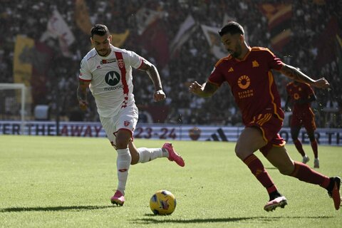 Roma-Slavia Praga, feriti tre agenti nei disordini pre-partita