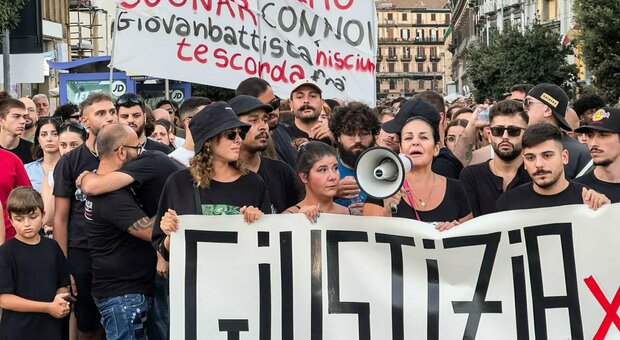 Corteo per Giovanbattista Cutolo, il musicista ucciso per un parcheggio a Napoli