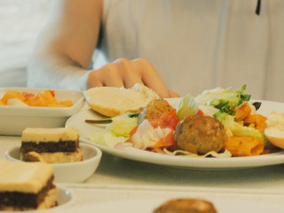 Eating on Board (at the mirror)