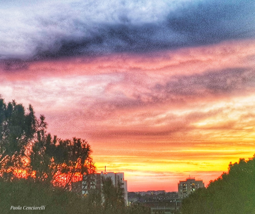 Un tramonto stupendo anche se da l balcone di casa a Roma sud