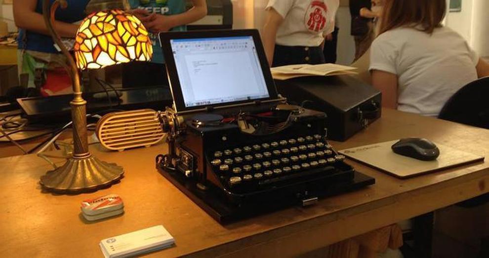 Steampunk Typewriter Laptop Cosi La Macchina Da Scrivere Diventa