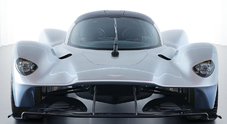 Aston Martin Valkyrie, l'hypercar da 1.130 cv è pronta a sfidare le stradali “più spinte”