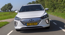 Hyundai aggiorna l'elettrica Ioniq. Rivista nel look, l'autonomia sale a 311 km