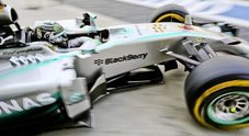 GP Abu Dhabi, Rosberg agguanta la pole. Alonso 8° all'addio Ferrari