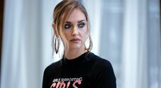 Chiara Ferragni, ecco perché l'impero ora scricchiola: dalla rottura con  Safilo all'inchiesta in corso a Milano