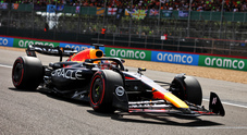 Verstappen domina Silverstone, Red Bull decima vittoria su dieci GP, grande corsa di Norris e Hamilton
